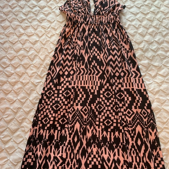 Beautiful pink and black printed halter maxi dress - Picture 2 of 3